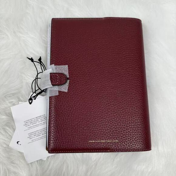 Disney X Coach Notebook In Regenerative Leather With Minnie In Wine CQ803 NWT - Picture 2 of 8